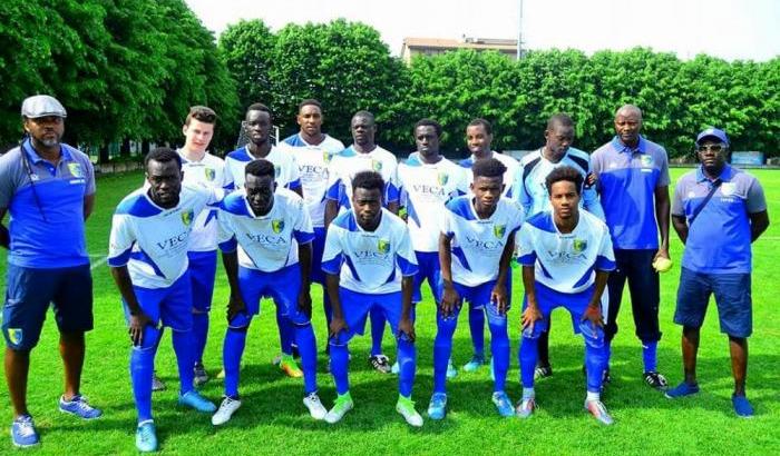 Bergamo, sfrattata squadra di calcio di migranti: "razzisti, ci hanno mandati via"