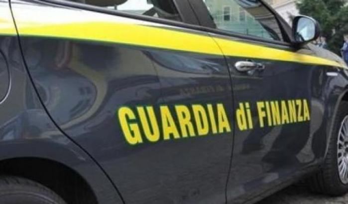 Corruzione e falsi incidenti stradali, 22 arresti a Napoli: tra loro anche tre giudici di pace