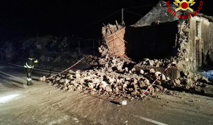La terra trema in Sicilia: scossa di magnitudo 4.8 nel catanese