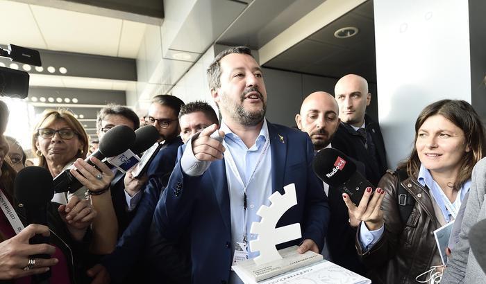 Salvini e il celodurismo: "Sono finiti i tempi dei fantocci manipolati dall'Ue"