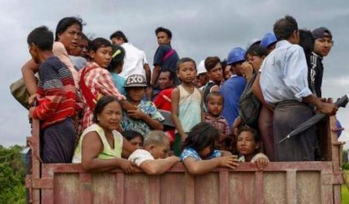 Nessuno può fermarli: i migranti latinos sfidano l'esercito di Trump