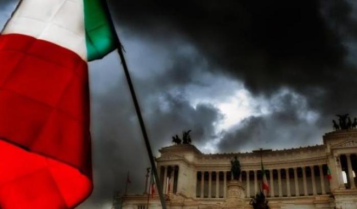 Dopo tre anni il pil italiano si ferma, lo spread vola e Milano va giù