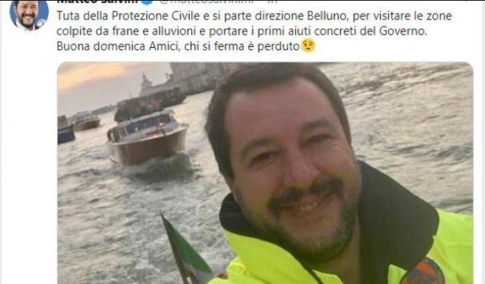 Il maltempo oggi ha 12 persone ma Salvini si scatta il solito selfie demenziale ridendo