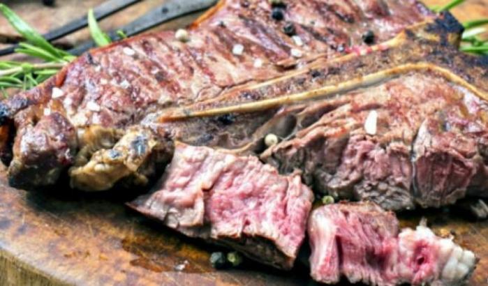 Troppa carne rossa nuoce alla salute: ipotesi 'met tax' per limitarne il consumo