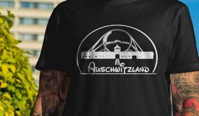 Indagata l'attivista di Forza Nuova con la maglietta con la scritta Auschwitzland