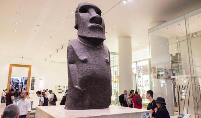 Il Cile vuole indietro dal British Museum un Moai, statua dell'Isola di Pasqua
