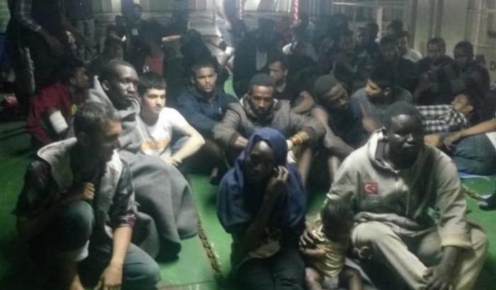 La denuncia di Mediterranea: "Irruzione dei libici sulla Nivin, picchiati i migranti"