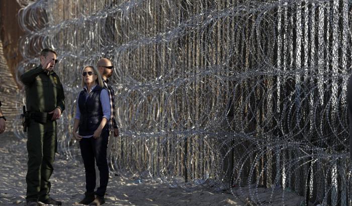 00050F54-kirstjen-nielsen-segretaria-alla-sicurezza-interna-a-san-diego-al-muro-con-il-messico Kirstjen Nielsen, già segretaria alla Sicurezza interna a San Diego al muro con il Messico