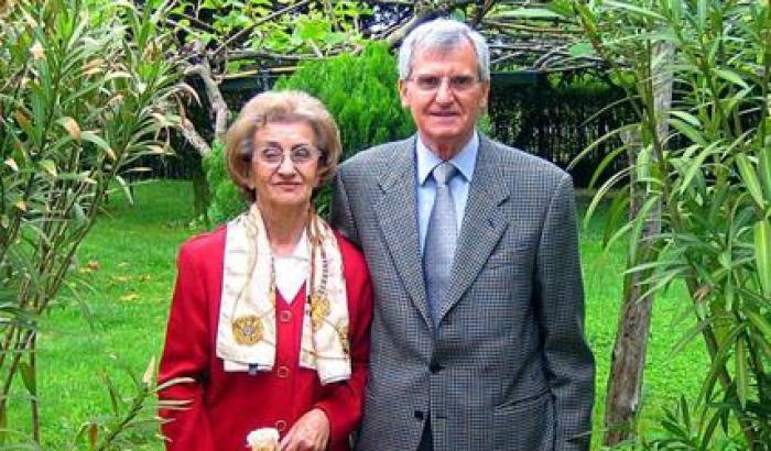 Insieme fino all'ultimo: marito e moglie muoiono nello stesso giorno dopo 62 anni di matrimonio