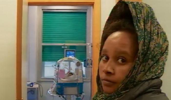 'Ci infetta': all'ospedale di Ragusa i pazienti contro la migrante eritrea neo-mamma