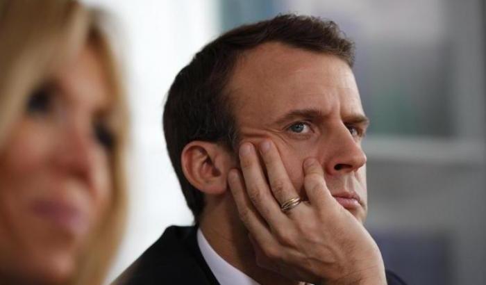 Francia stremata dalle proteste: Macron cede ai gilet gialli, ma non è detto che basti a calmare gli animi