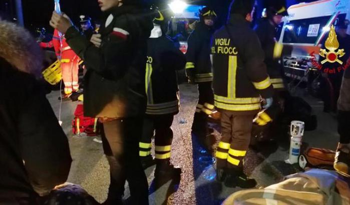 Incendio in un palazzo a Reggio Emilia: due morti nelle cantine occupate