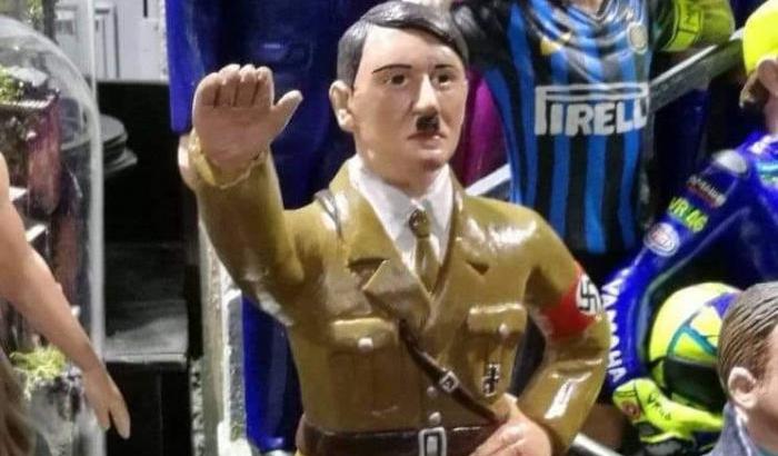 Hitler tra le statuette del presepe: l'ennesimo scempio a Napoli
