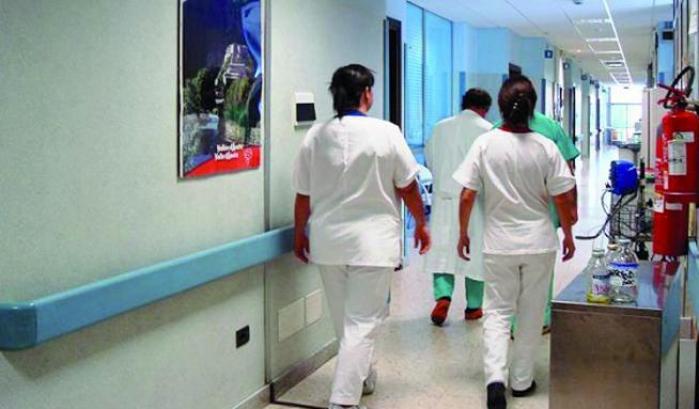 L'appello: "60mila infermieri non possono vaccinare perché non vengono vaccinati"