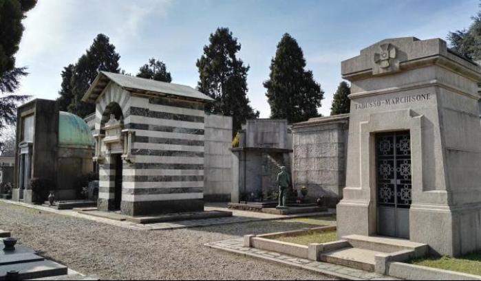 A Vercelli rubano il presepe sulla tomba di un bambino morto a 7 anni