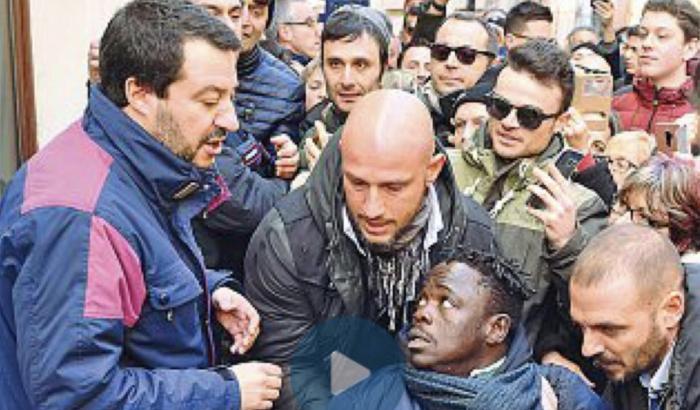 Salvini e l'ambulante cacciato