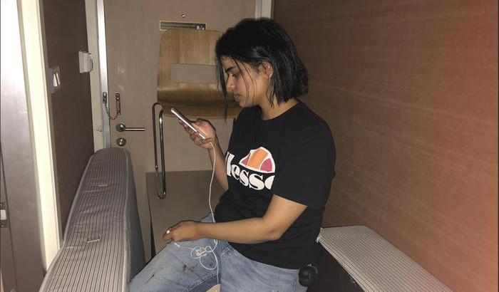 Una 18enne saudita si barrica in un hotel a Bangkok: "la mia famiglia vuole uccidermi"