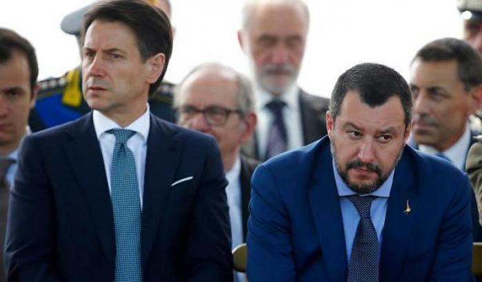 Salvini minaccia la crisi e smentisce il premier Conte su migranti e reddito