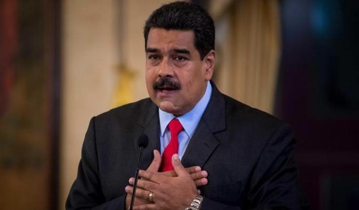 Maduro non si arrende: "sconfiggeremo chi ci vuole fantocci degli Stati Uniti"