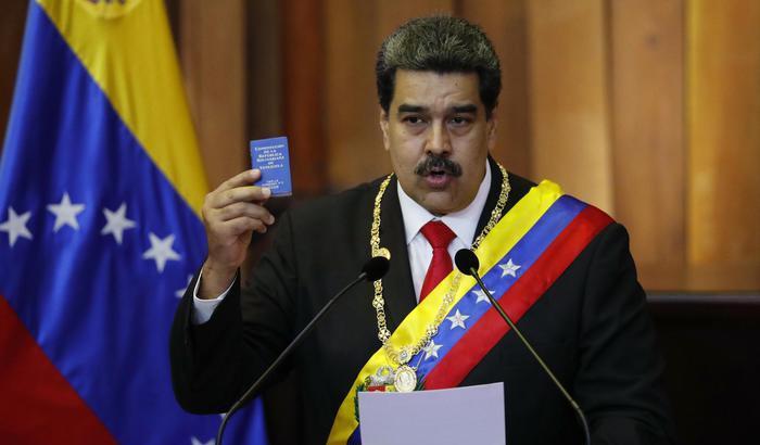 Maduro furioso con l'Ue: "Nessuno può darci un ultimatum, questa è l'arroganza dell'Europa"