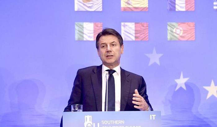 Conte in soccorso di Salvini: mi assumo la responsabilità del caso Diciotti