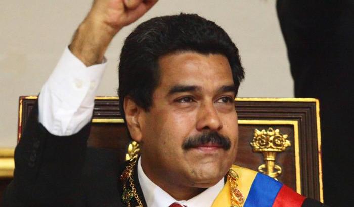 Nicolas Maduro è costretto ad aprire al dialogo con l'opposizione