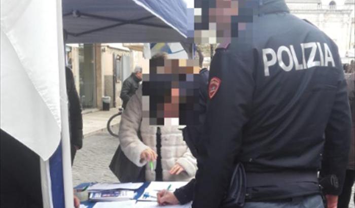 Poliziotti in servizio al gazebo pro-Salvini, la questura di Ascoli Piceno apre un'inchiesta