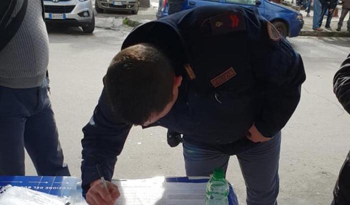 Anche a Partinico un poliziotto in servizio firma per Salvini: la questura apre un'inchiesta