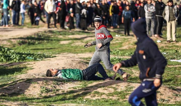 L'esercito israeliano ha ucciso due adolescenti palestinesi negli scontri sulla Striscia