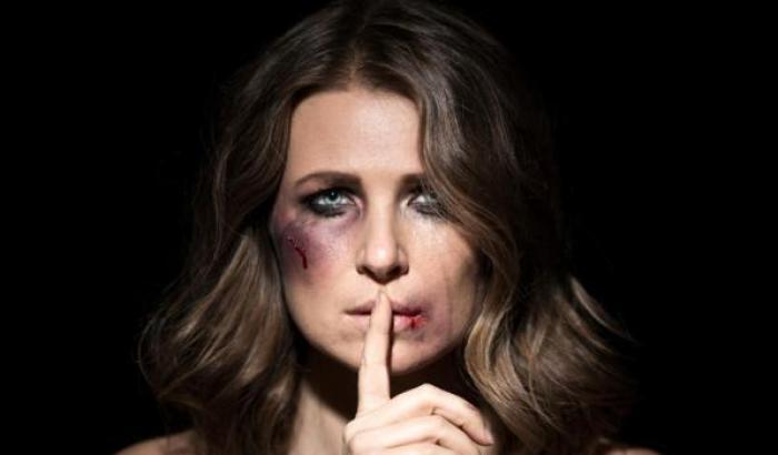 Violenza sulle donne: ecco le dieci parole da bandire dai social e dai media