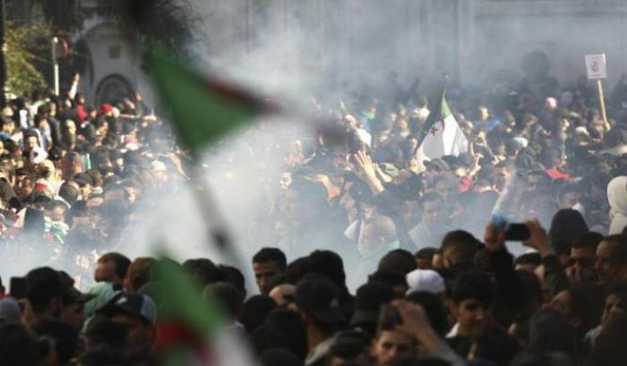 Algeria, gli studenti di nuovo in piazza contro il presidente Bouteflika