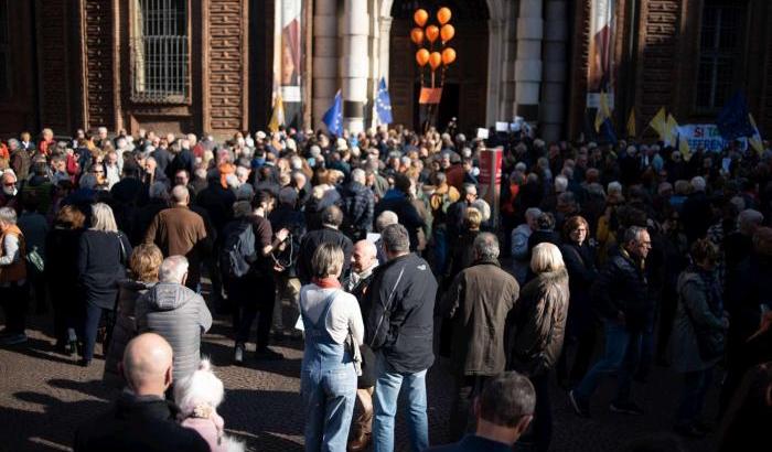 00052164-flash-mob-dei-pro-tav-a-torino Flash Mob dei pro-Tav a Torino