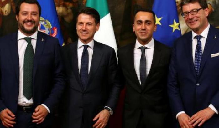 Da sinistra, Matteo Salvini, Giuseppe Conte, Luigi Di Maio, Giancarlo Giorgetti