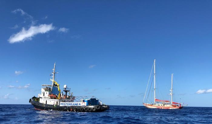 000522F7-nave-mediterranea-salvini-insiste-in-italia-non-mettono-piede-questa-e-la-nave-dei-centri-sociali Nave Mediterranea, Salvini insiste: "In Italia non mettono piede, questa è la nave dei centri sociali"