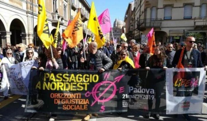A Padova sfila Libera: in migliaia contro la mafia, tra loro Don Ciotti, Bindi e Landini