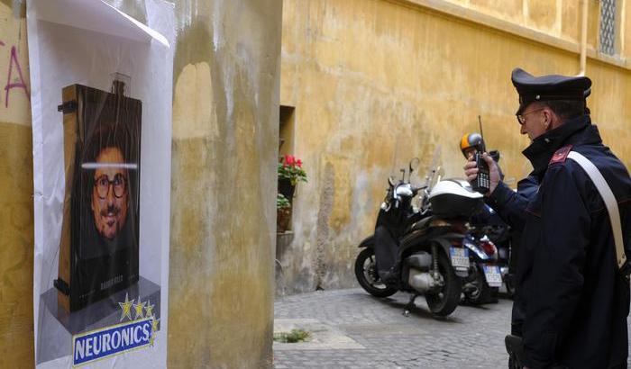 Arriva "Neuronics" a Roma, il manifesto che prende in giro il ministro Toninelli