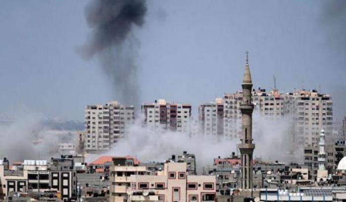 Continuano i razzi tra Israele e Gaza: le truppe di Netanyahu minacciano di entrare nella Striscia
