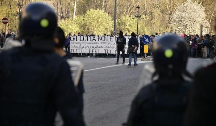 Manifstazione degli anarchici a Torino