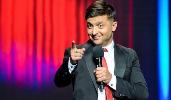Il comico Zelensky in testa con il 30%: verso il ballottaggio con Poroshenko
