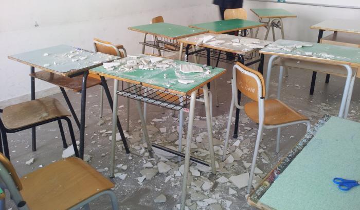La scuola italiana sta crollando (letteralmente): ogni tre giorni un cedimento strutturale