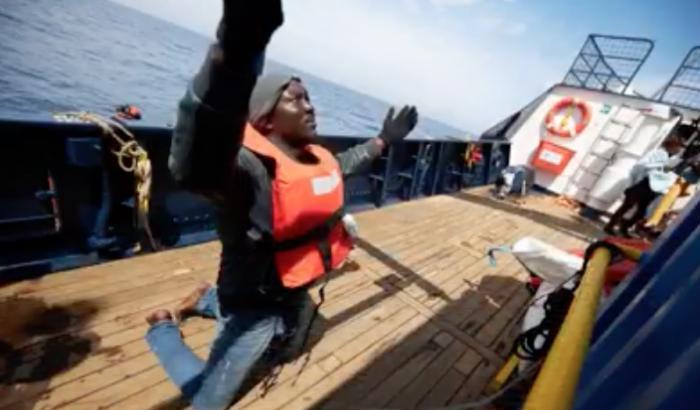 La Ong tedesca Sea Eye salva 64 migranti, immediato Salvini: "vadano in Germania"