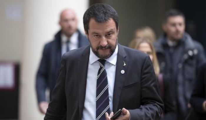 In Libia è guerra civile ma Salvini fa finta di credere alla guardia costiera libica