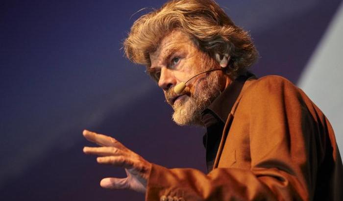 Messner in linea con il governo: "La montagna non è solo sci, giusto chiudere gli impianti"