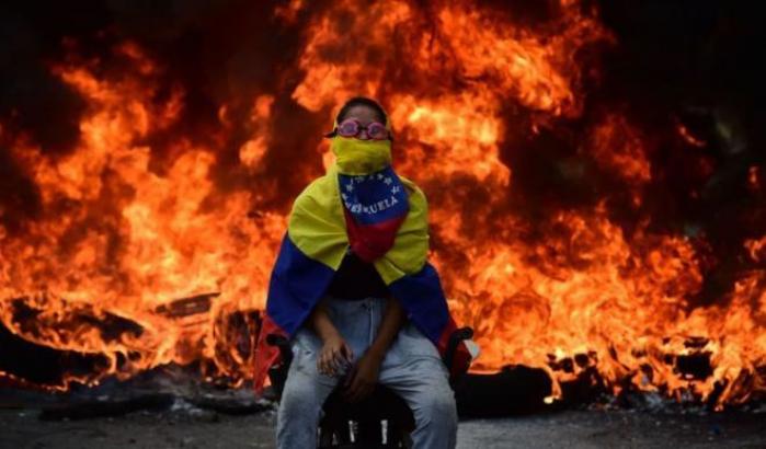 Tentativo di golpe in Venezuela: la diretta video da Caracas