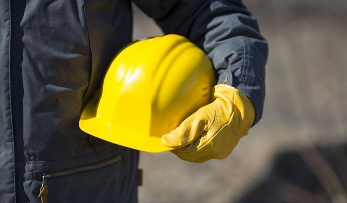 Ennesimo morto sul lavoro: un operaio colpito da un blocco di cemento
