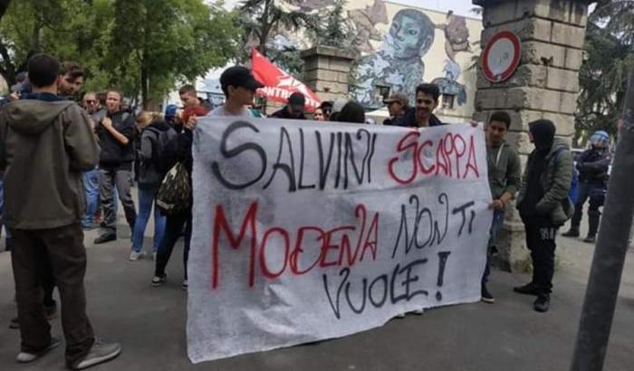 Presidio anti-Salvini a Modena