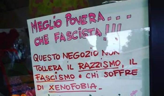 "Meglio povera che fascista": il messaggio di una fioraia di Empoli contro l'odio dilagante