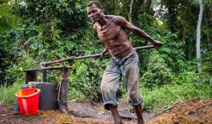 Piantagioni di palma da olio in Congo: i lavoratori come schiavi manifestano per il salario