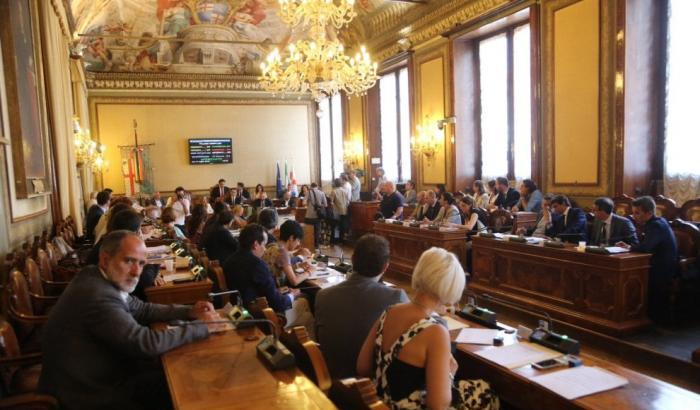 Bologna vota la solidarietà a Mare Jonio ma M5s si astiene