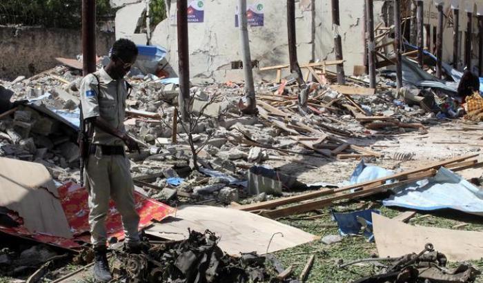 Attentato kamikaze a Mogadiscio, tre morti: rivendicano gli estremisti di al Shabaab